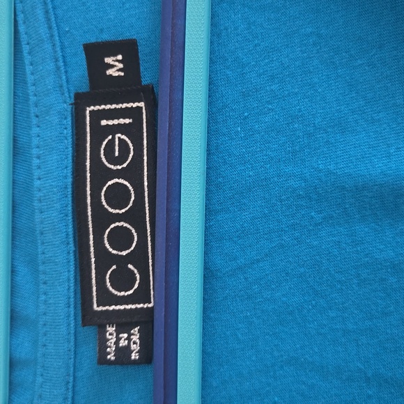 Coogi women's t shirt medium - Picture 2 of 5